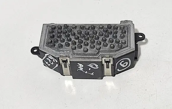 Audi Q7 4L Heater blower fan relay 3C0907521D F011500068