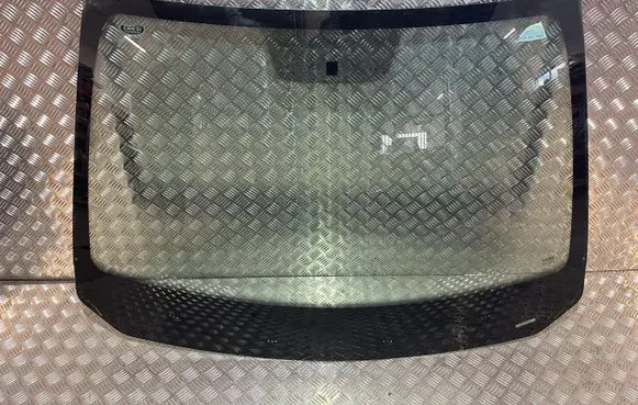 Dacia Duster II Front windscreen/windshield window PU20643