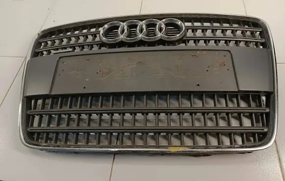 Audi Q7 4L Front bumper upper radiator grill 4L0853651