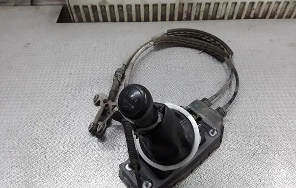 Volkswagen Fox Gear shifter/selector 5Z0711611