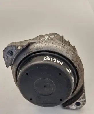 BMW 1 E81 E87 Engine mount bracket 13981112