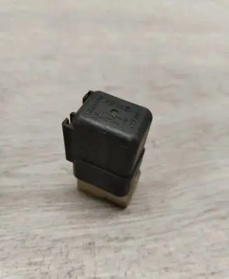 Nissan Terrano Other relay 2563079960