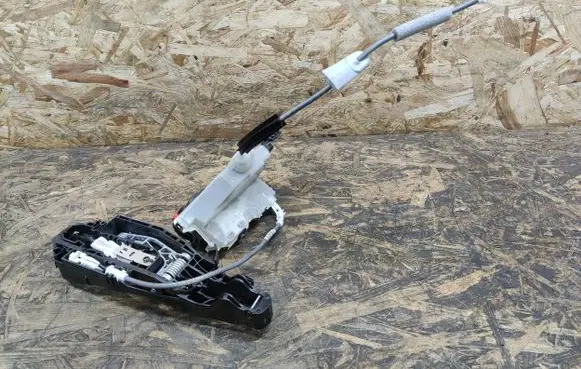 Opel Mokka B Rear door lock 16944453 3081A1554K5 PSA361152