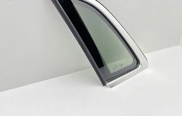 Audi Q3 F3 Rear side window 83A845297E