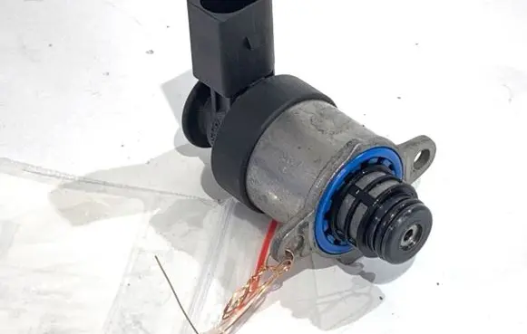 Audi A4 S4 B9 Fuel pressure regulator 0928400768