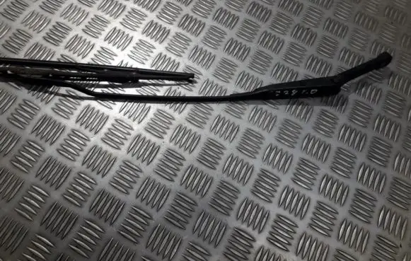 Audi A4 S4 B5 8D Front wiper blade arm 8d1955408a