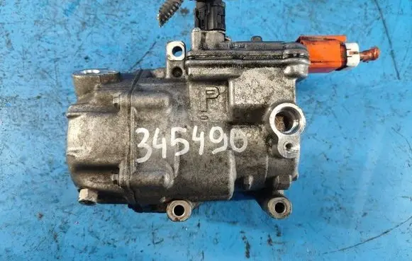 Toyota Prius+ (ZVW40) Air conditioning (A/C) compressor (pump) 8837047060