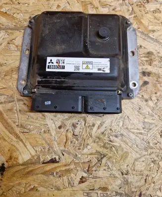 Mitsubishi Outlander Engine control unit/module 2757006423 1860C581 4N14
