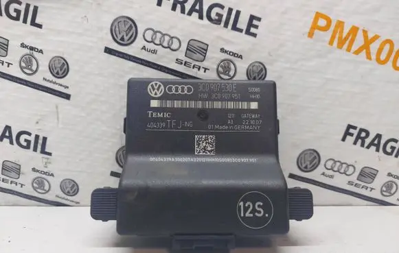 Volkswagen PASSAT B6 Gateway control module 3C0907530E 404339 3C0907951