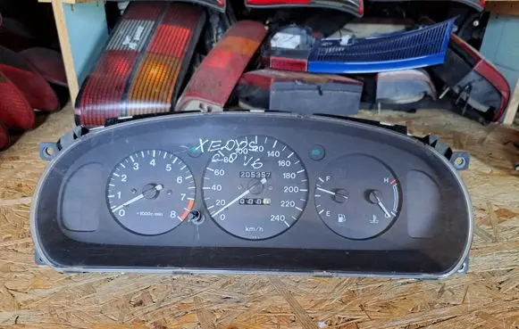 Mazda Xedos 6 Speedometer (instrument cluster) CA09A