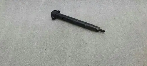 Mercedes-Benz C W205 Fuel injector A6510703287