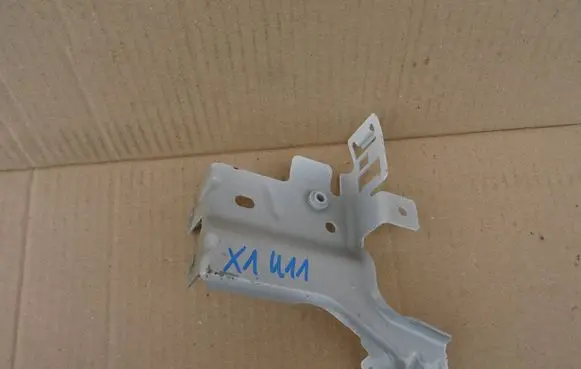 BMW X1 U11 Fender mounting bracket 9883402