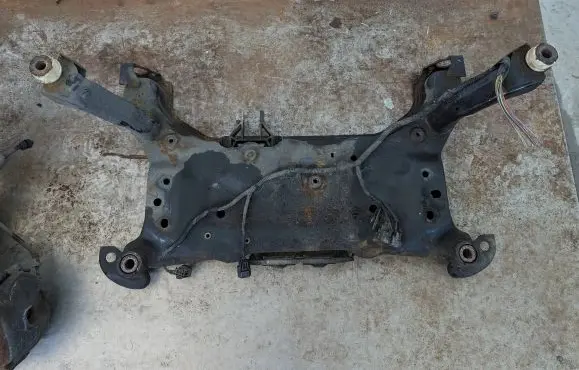Ford Kuga II Engine mount bracket