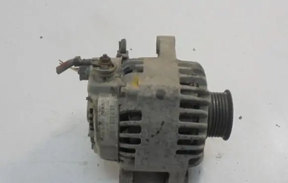 Toyota Yaris Verso Generator/alternator 270600J040