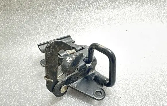 Audi A3 S3 8L Engine bonnet/hood lock/catch 8L0823480B