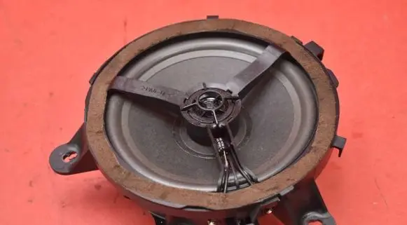 Volvo XC90 Subwoofer speaker 30797138