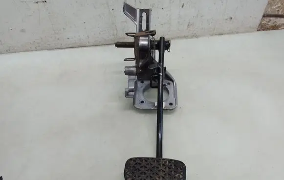BMW 3 E46 Brake pedal 35112229128