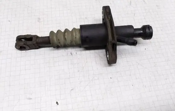 Saab 9-5 Clutch slave cylinder 90578481
