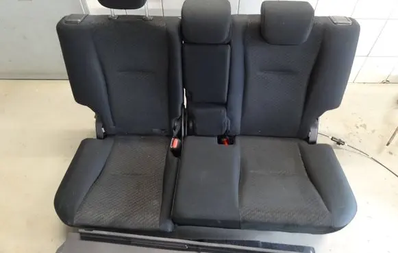 Toyota Verso-S Second row seats 