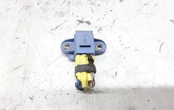 Volkswagen Golf V Airbag deployment crash/impact sensor 1K0955557A