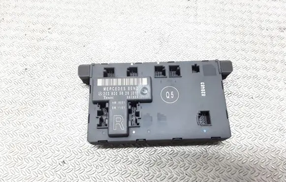 Mercedes-Benz C W203 Door control unit/module 2038205626