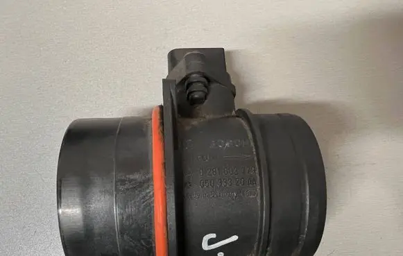 Dodge Journey Mass air flow meter 05033320AA 0281002779