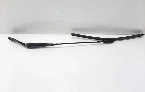 Windshield/front glass wiper blade