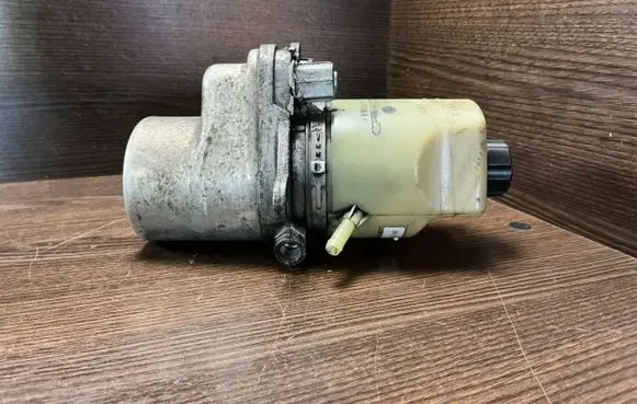 Ford C-MAX I Power steering pump 1040085011094