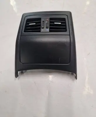 BMW 3 E90 E91 Rear air vent grill 7132381
