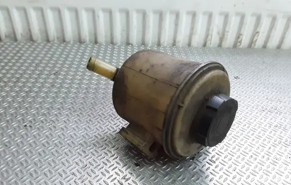 Nissan Terrano Power steering fluid tank/reservoir