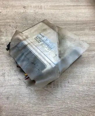 Toyota Yaris Engine control unit/module ECU 8966152890 0281011126