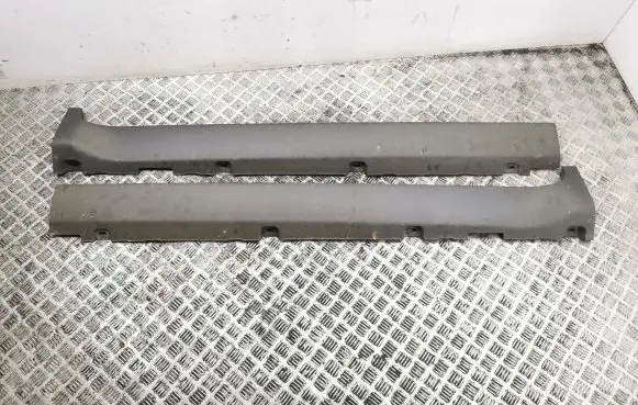 Ford Kuga I Side skirt front trim 