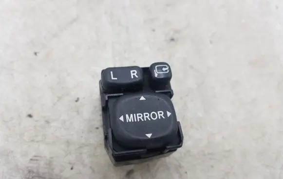 Toyota Corolla Verso AR10 Wing mirror switch 183575