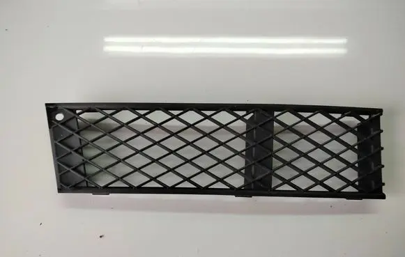 Front bumper lower grill