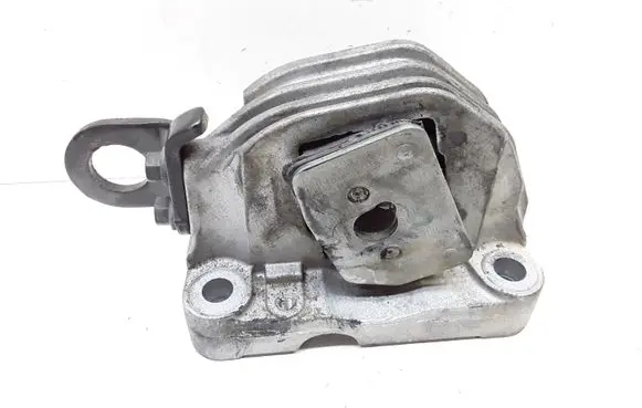 Volvo XC90 Engine mount bracket 30776354