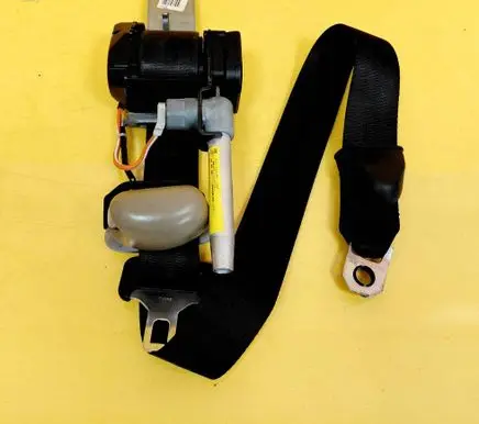 Mitsubishi Carisma Front seatbelt 570321200