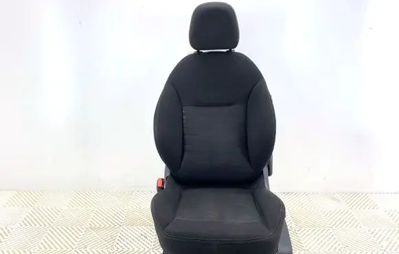 Peugeot 208 I Front driver seat 