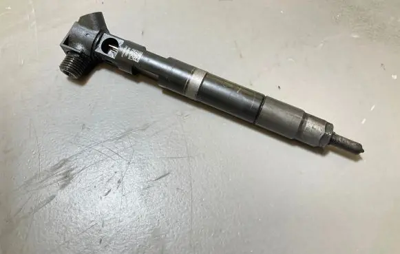 Mercedes-Benz Sprinter W906 Fuel injector A6510703087