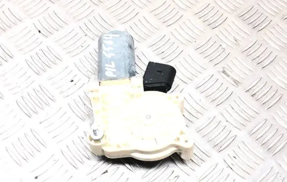 BMW X5 F15 Front door window regulator motor 7322747 C11468101 0104144A1212