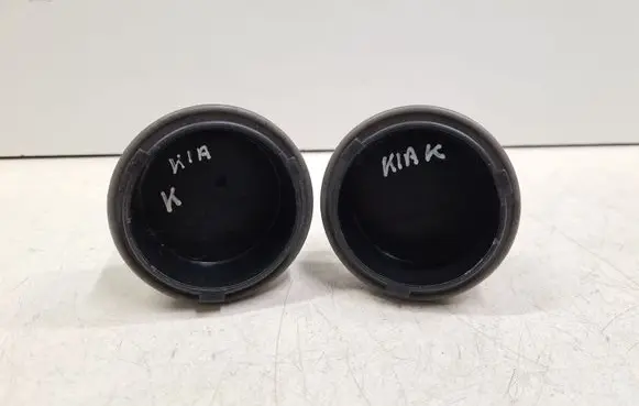 KIA Sorento Headlight/headlamp dust cover