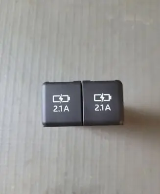 Toyota RAV 4 (XA50) USB socket connector 8553215010