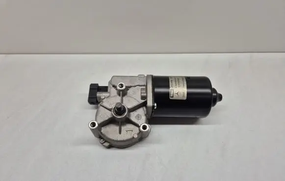 Mercedes-Benz A W168 Wiper motor A1688203442