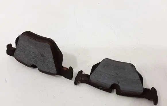 BMW 5 E60 E61 Brake pads (front) 