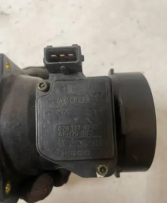 Audi A6 S6 C4 4A Mass air flow meter AFH7008C 078133471C