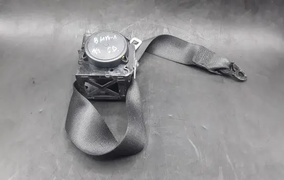 BMW 1 F20 F21 Rear seatbelt buckle 619185100D 619185100