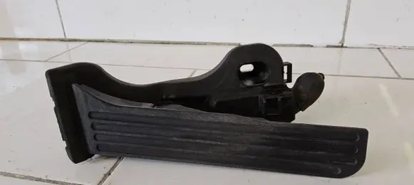 Volkswagen Golf V Accelerator throttle pedal 1K1721503L 6PV00860000