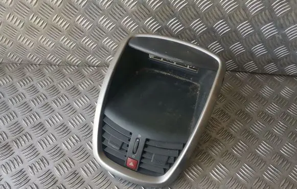 Peugeot 207 Dash center air vent grill 9650068177 9665103980