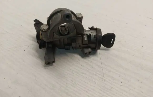 Mitsubishi Lancer Ignition lock 5c15