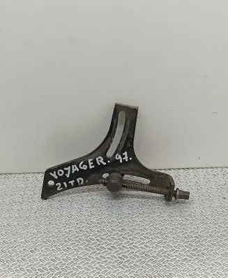 Chrysler Voyager Generator/alternator bracket 
