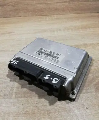 Volkswagen PASSAT B5 Engine control unit/module ECU 8D0907558F 0261204614